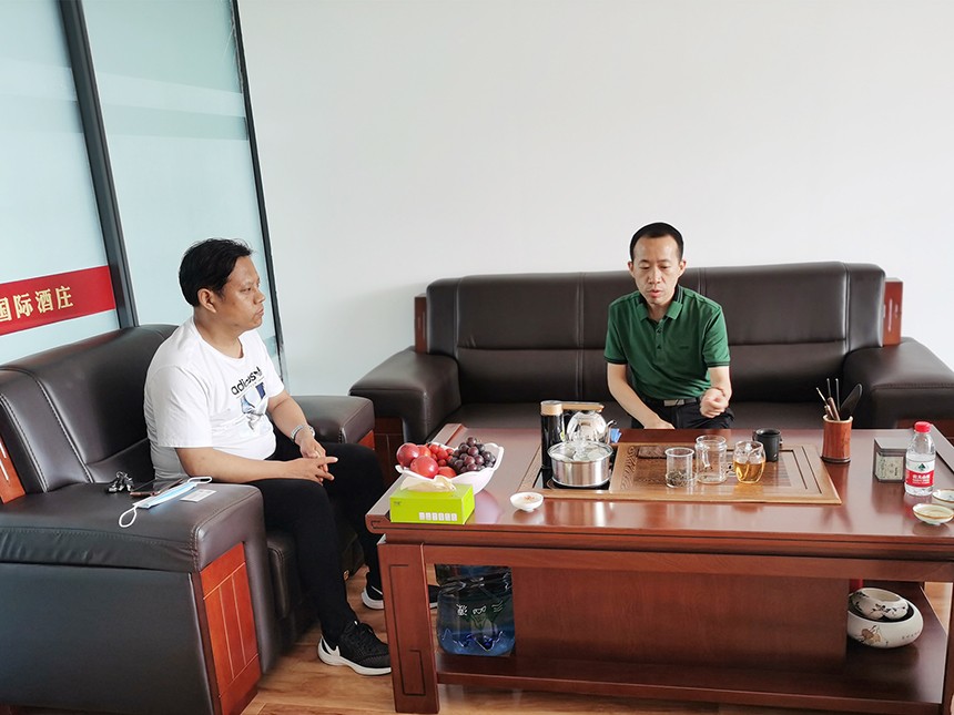 烟台葡萄酒加盟|烟台刘总前来枞木国际酒庄考察参观